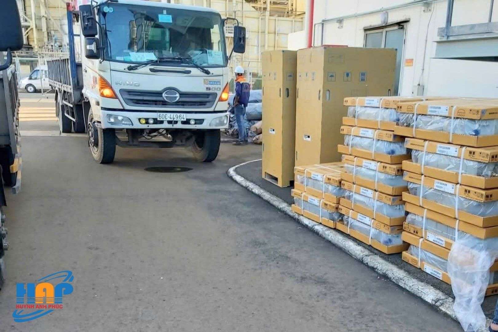 Cung cap lap dat may dieu hoa trung tam Daikin nha may nhiet dien phu my 3 02