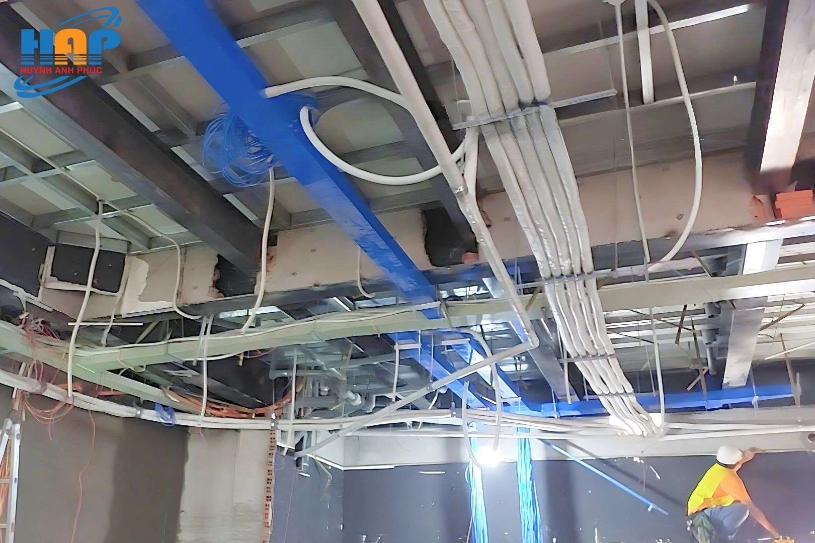 Lắp đặt máy lạnh daikin-Hội sở ngân hàng VIB-Quận 3-02 (1)