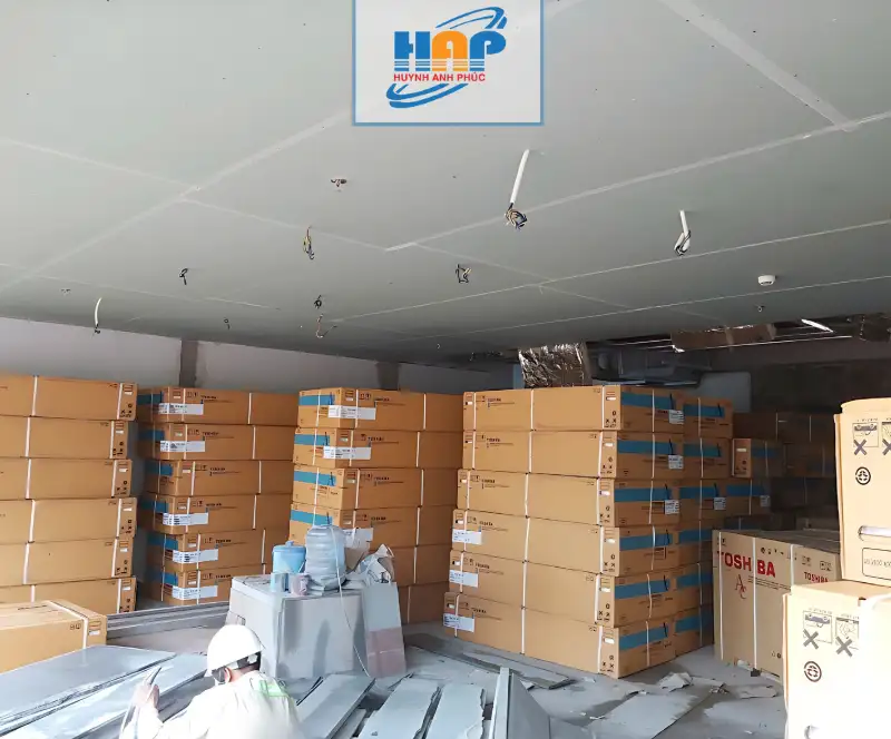 Hình ảnh lắp đặt điều hòa tại Đại học FPT